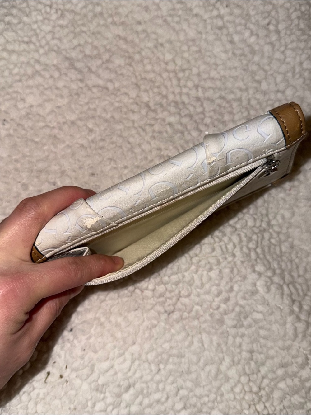 Guess Wallet - Picture 6 of 6